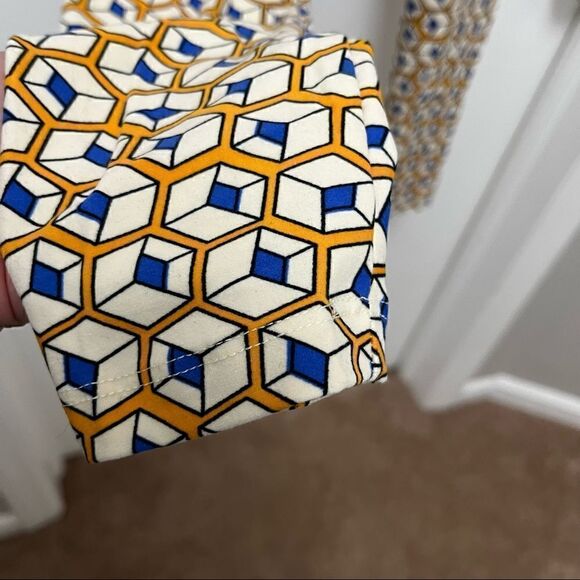 LuLaRoe Geometric Leggings OS never dried in dryer EUC - Picture 5 of 8